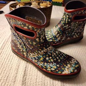 Bogs pull on garden boot